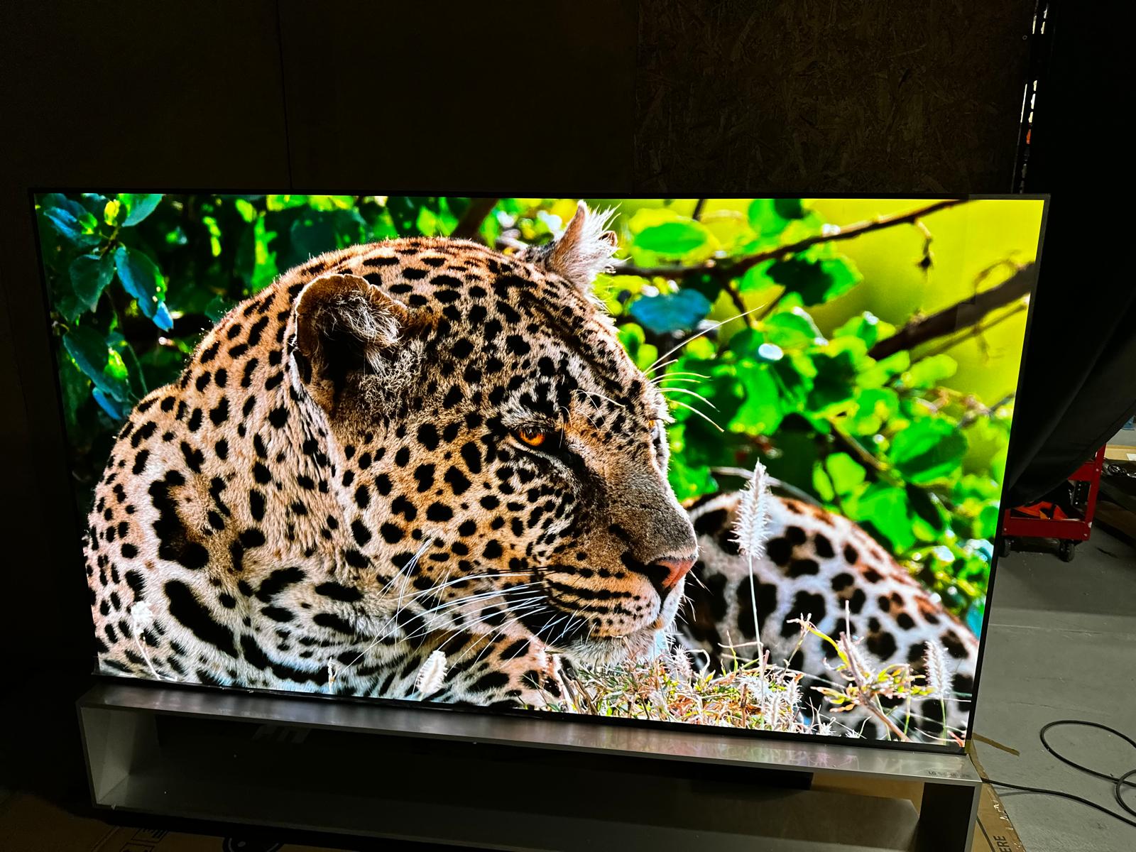 LG OLED88Z39LA 88" OLED Evo 8K Ultra HD HDR Smart TV Freeview Play Freesat - Image 11