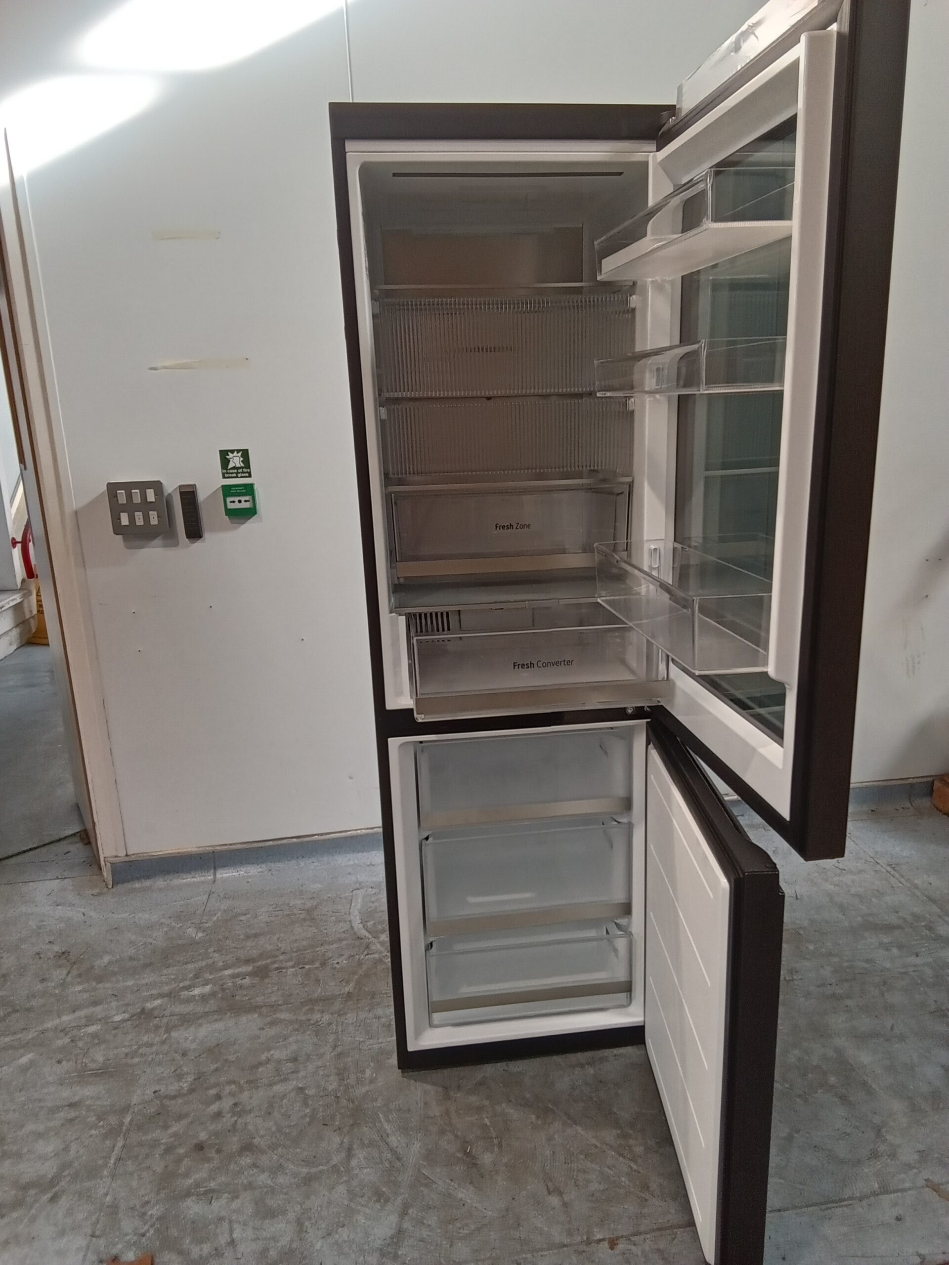LG GBG7190CEV InstaView™ Fridge Freezer, Essence Black Steel (RF433) - Image 5