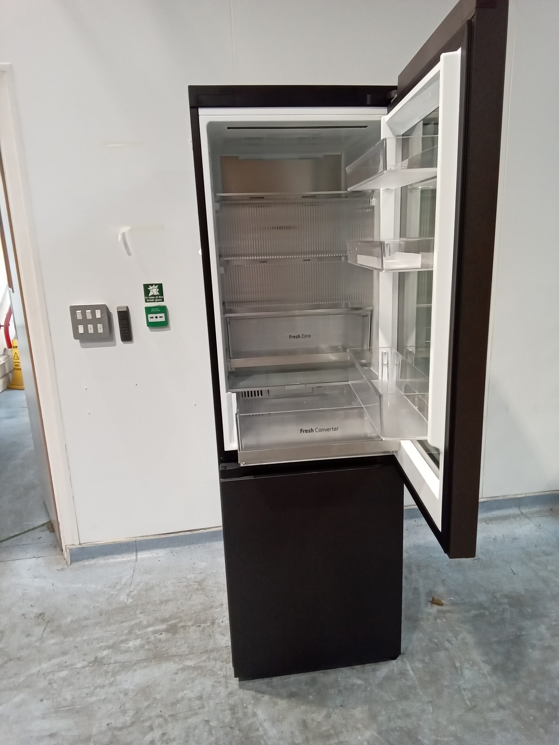 LG GBG7190CEV InstaView™ Fridge Freezer, Essence Black Steel (RF435) - Image 5